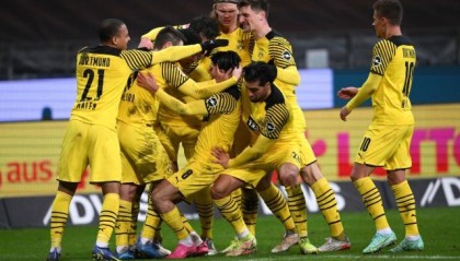 九五至尊VI-【德甲】让二追三！多特2分钟2球逆转绝杀法兰克福